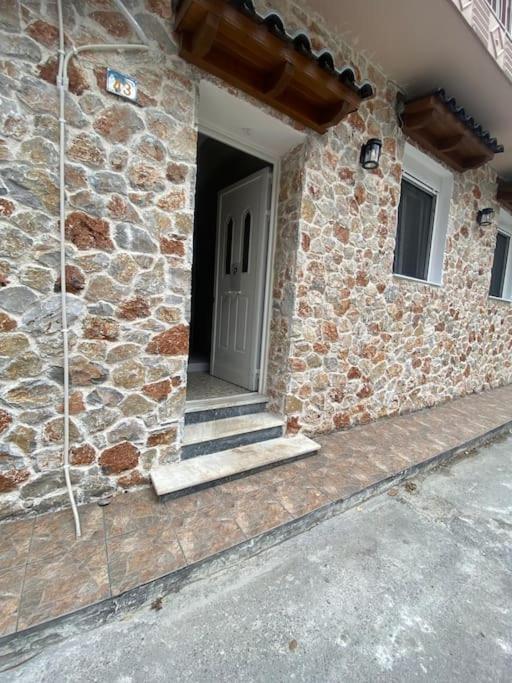 Stone House 48 M Apartment Acharnes Bagian luar foto