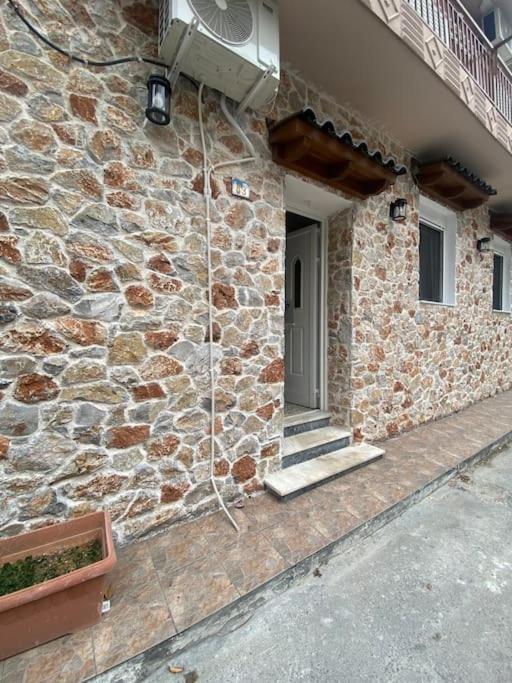 Stone House 48 M Apartment Acharnes Bagian luar foto